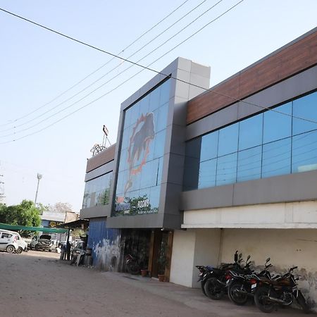 Hotel Dolphin Residency Pātan 외부 사진