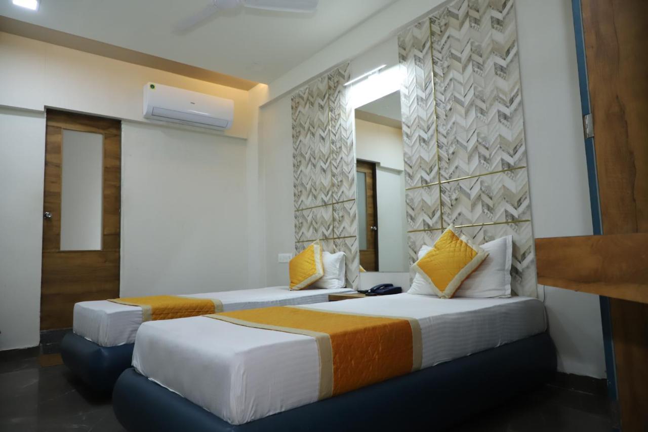 Hotel Dolphin Residency Pātan 외부 사진
