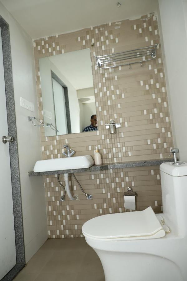 Hotel Dolphin Residency Pātan 외부 사진