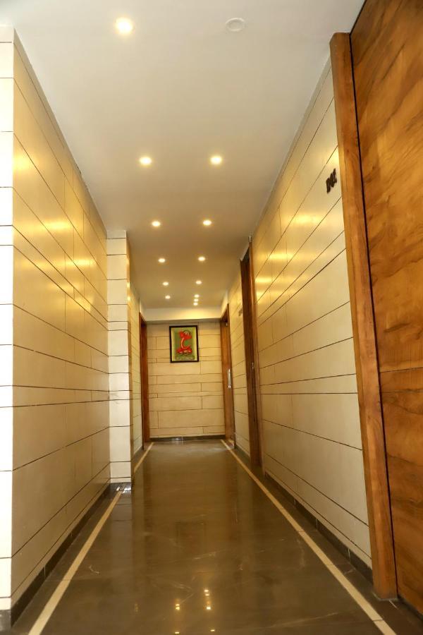 Hotel Dolphin Residency Pātan 외부 사진