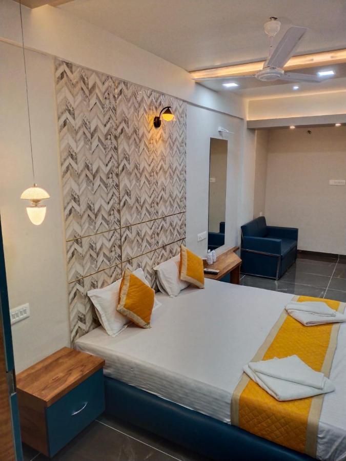 Hotel Dolphin Residency Pātan 외부 사진