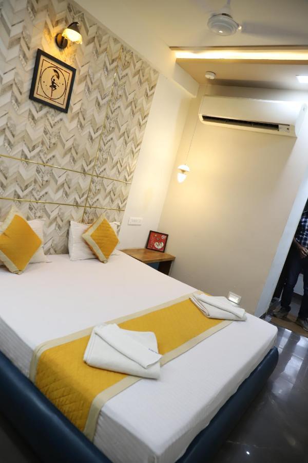Hotel Dolphin Residency Pātan 외부 사진