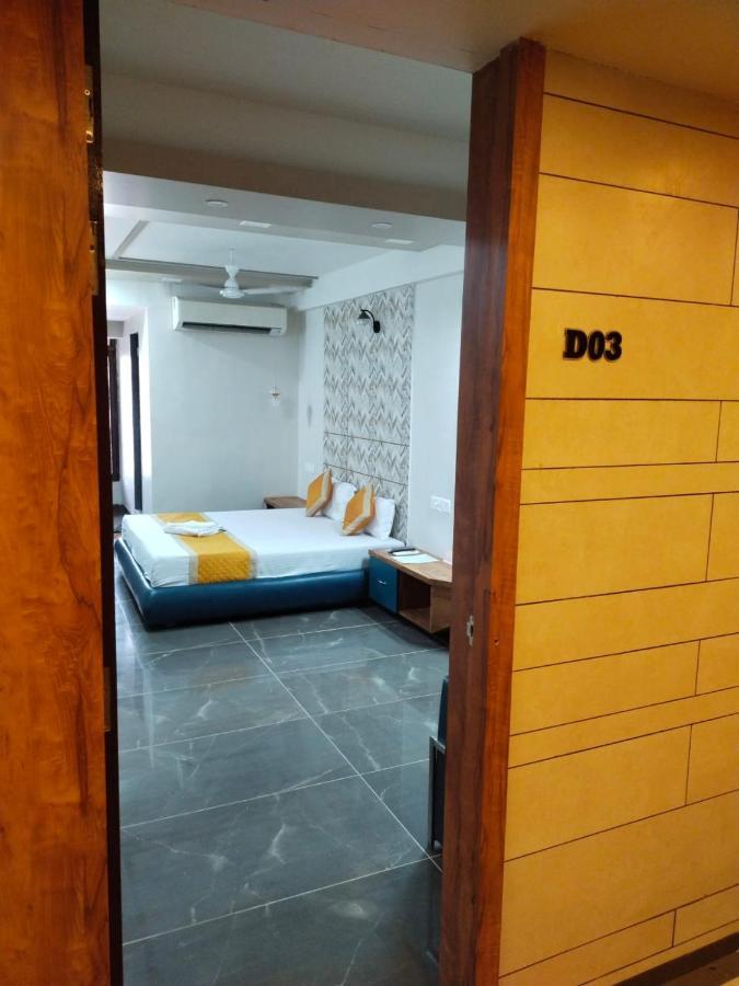 Hotel Dolphin Residency Pātan 외부 사진