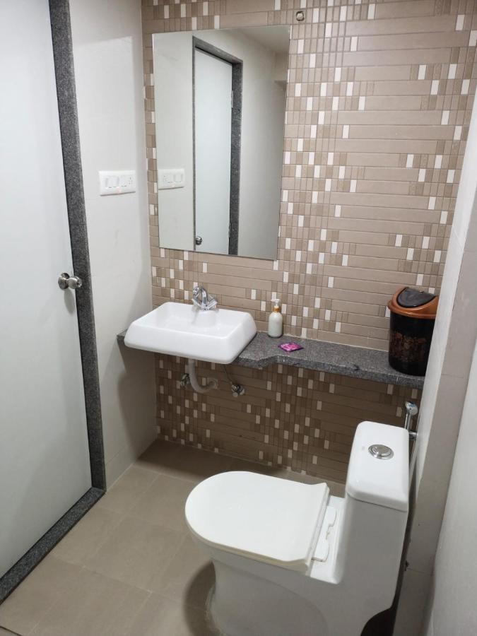 Hotel Dolphin Residency Pātan 외부 사진