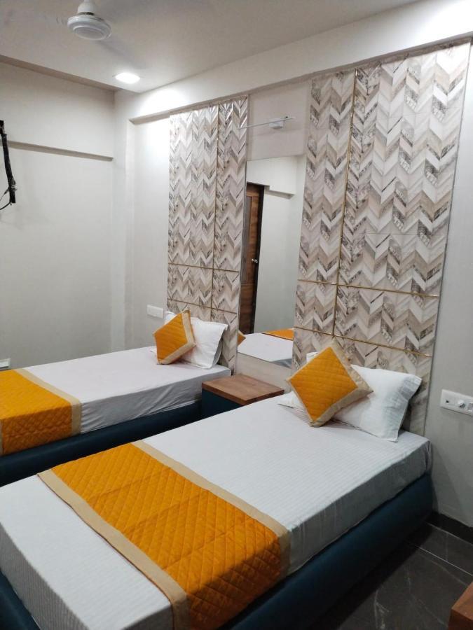 Hotel Dolphin Residency Pātan 외부 사진
